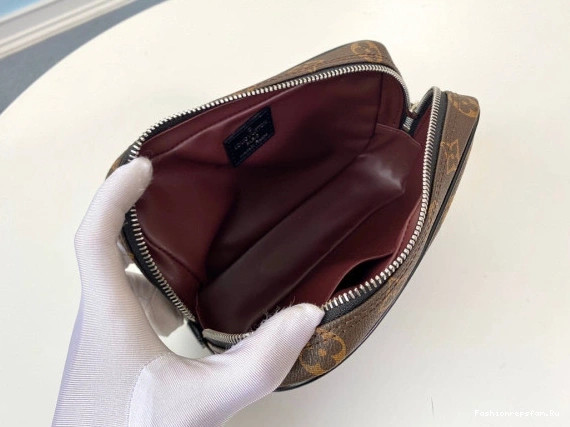 FS CHEAP LOUIS POUCH TOILETRY VUITTON PM 0822